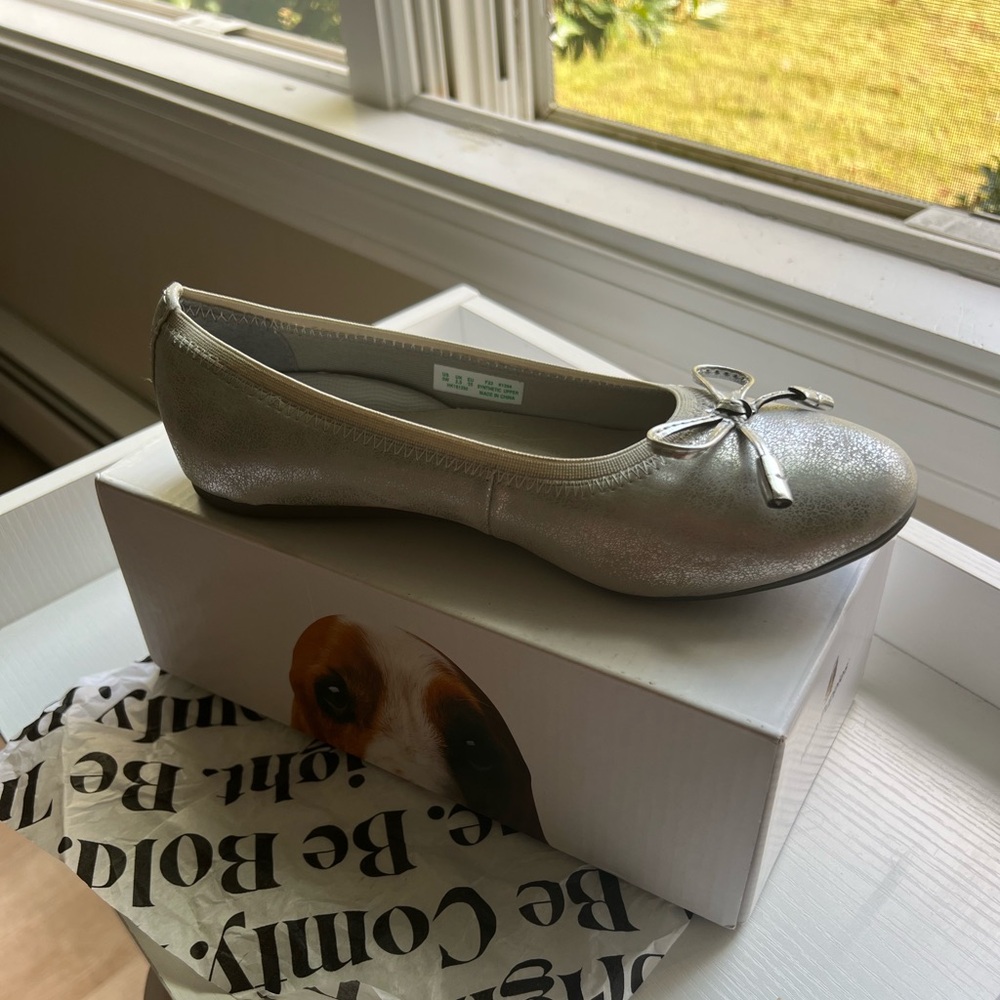 Girls silver ballet flats